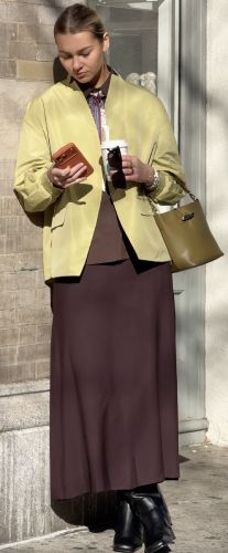 banana-yellow topcoat